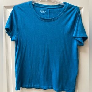 J. Crew Girlfriend Tee with Back Seam - size L